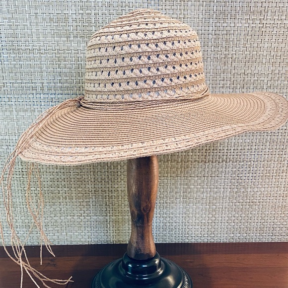 🌟2xHP🌟NWOT Tan Wide Brim Paper Straw Hat with Paper Raffia Trim Marcus Adler - Picture 2 of 11